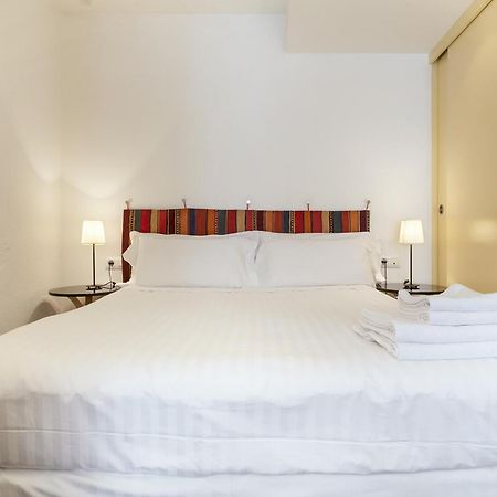 Inside Barcelona Apartments Esparteria Стая снимка